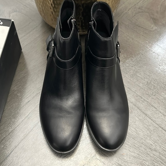 Naturalizer Ronan Ankle Boot - Picture 5 of 10